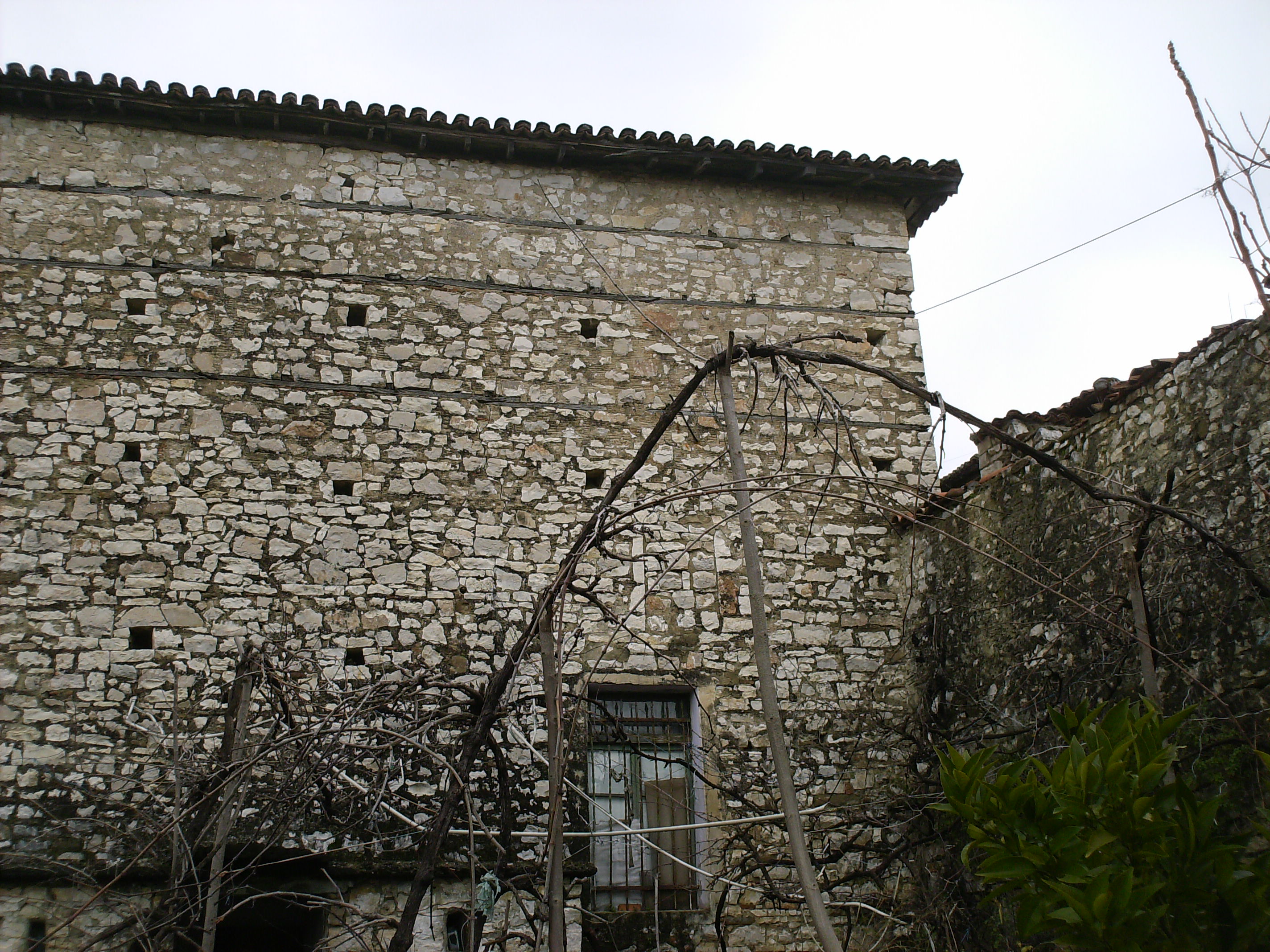 Traditioneel huis te koop in berat, albaniaalbania koopwoningen ... Traditionele Albanese keuken